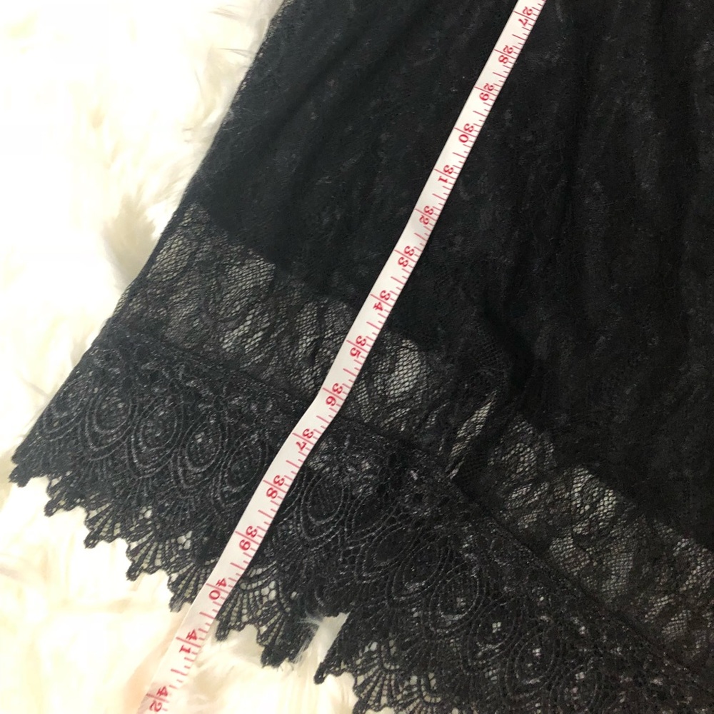 Black lace dress - Picture 6 of 8
